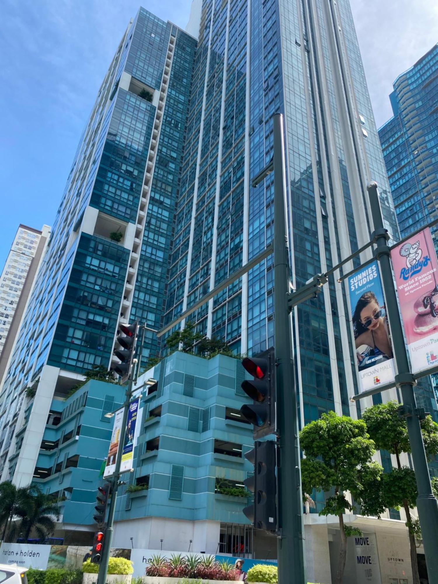 1 Bedroom Uptown Bgc Across Uptown Mall 마닐라 외부 사진